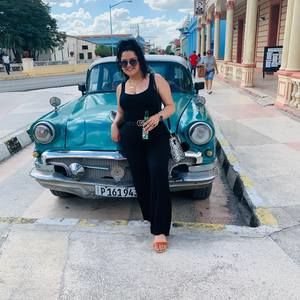 Meet your Posher, Isabel